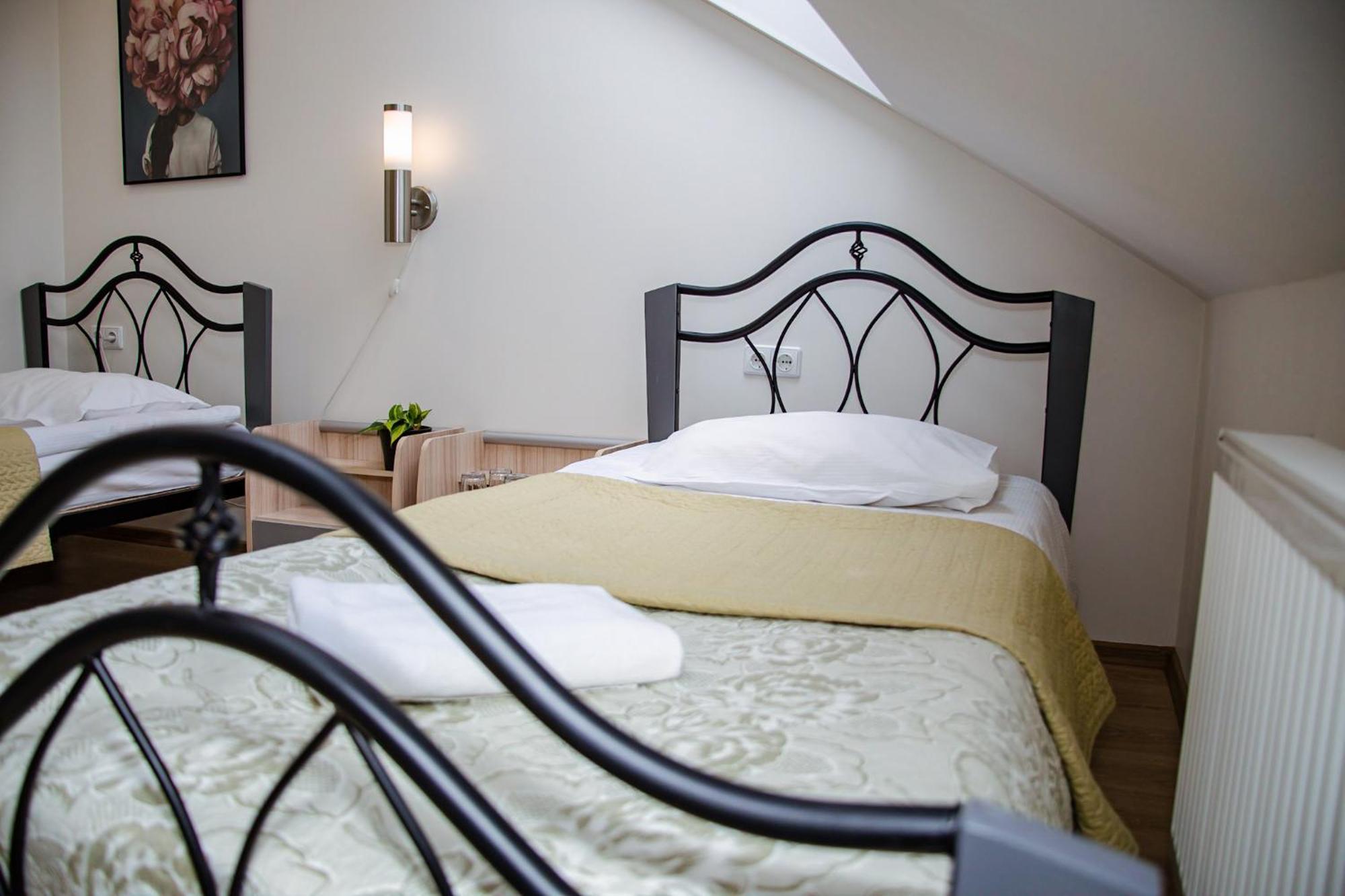 Hotel Pas Katina Panevezys Bagian luar foto