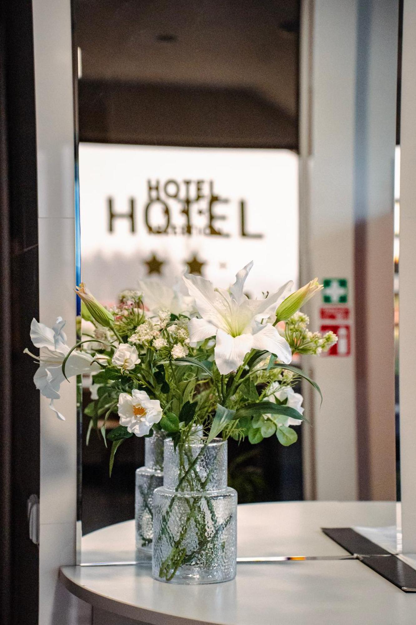 Hotel Pas Katina Panevezys Bagian luar foto